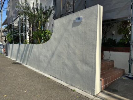 藤沢市S様邸門塀塗装工事：ベランダ解体工事