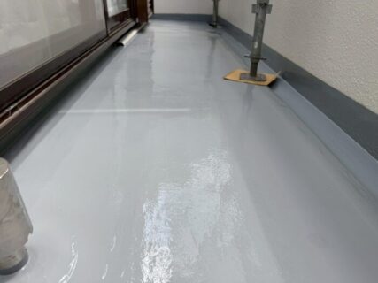 藤沢市Y様邸ベランダ防水通気緩衝工法：軒天井部分大工工事