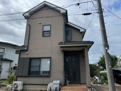 藤沢市O様より外壁塗装：屋根工事：一部壁張り替え工事のご依頼いただき本日より工事をスタートさせて頂きました！