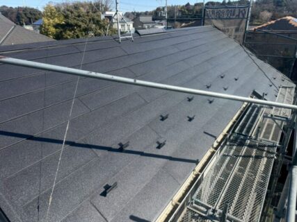 藤沢市S様邸屋根板金カバー工法工事の施工が完了いたしました！