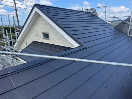 藤沢市S様邸屋根スーパーガルテクトカバー工法工事